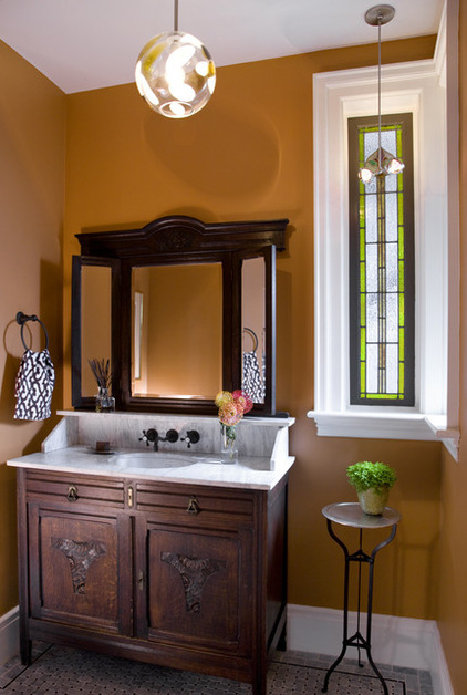 Photo: stained glass in the bathroom