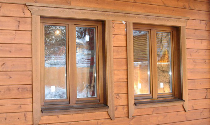 Gehäuse für Windows in einem Holzhaus