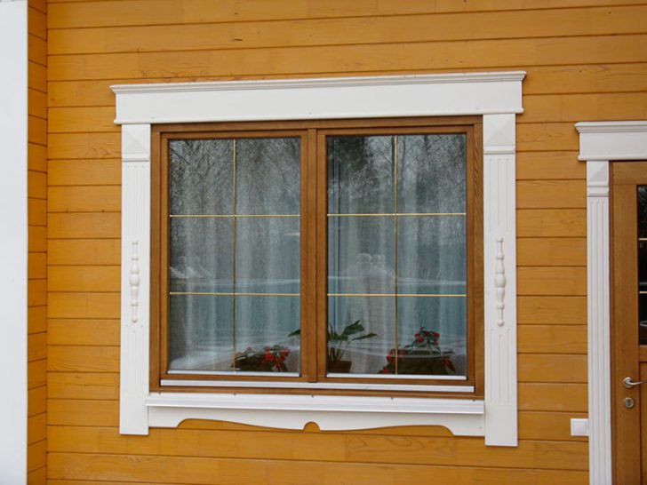 Gehäuse für Windows in einem Holzhaus