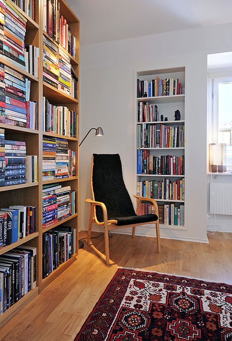 interno della biblioteca di casa