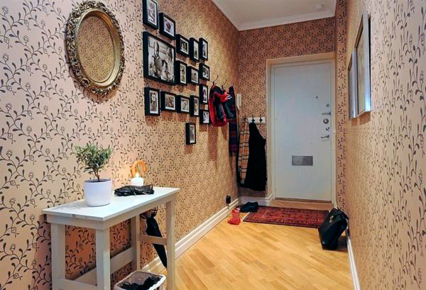 Design of a stylish small hallway