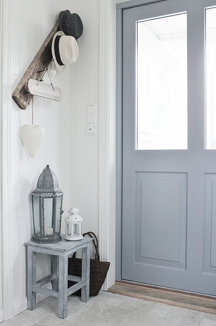 Gray in the design of a small hallway