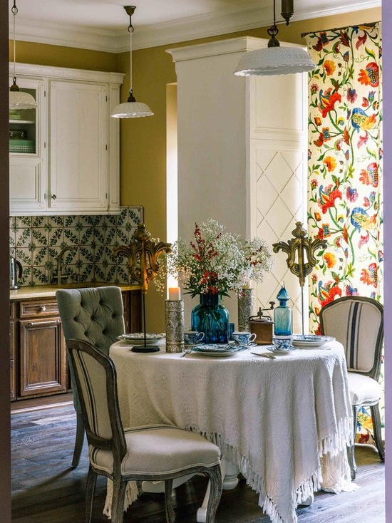 Textiles in the interior of the kitchen