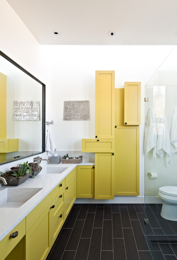 baño amarillo